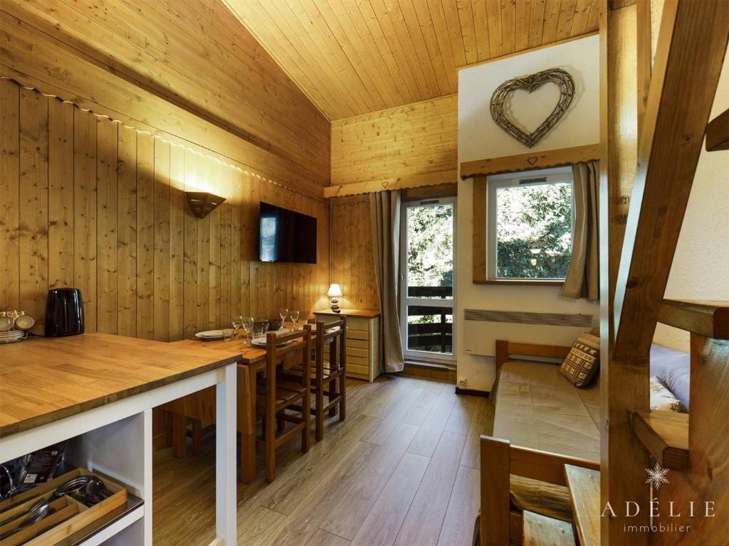Studio mezzanine rénové 4 pers, balcon, 80m des pistes, proche commerces - Montvalezan - FR-1-398-597 - 2