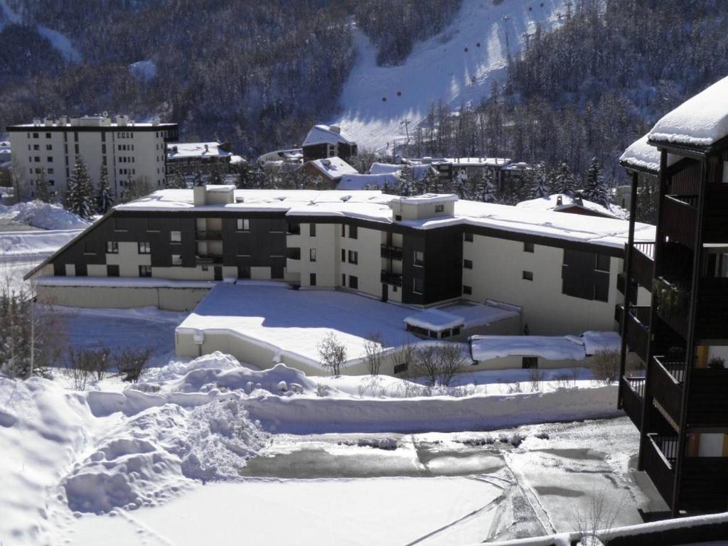 Studio cosy à Saint-Chaffrey - 3 couchages, équipé, proche pistes ski, WiFi en option - 3
