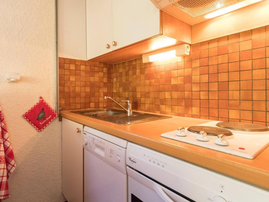 Studio avec coin montagne - 4 pers, à 100m des télécabines, piscine, parking, casier à ski - 2