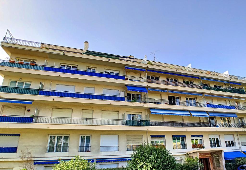 Nestor&Jeeves - SOLAR - By sea - Balcony - 3