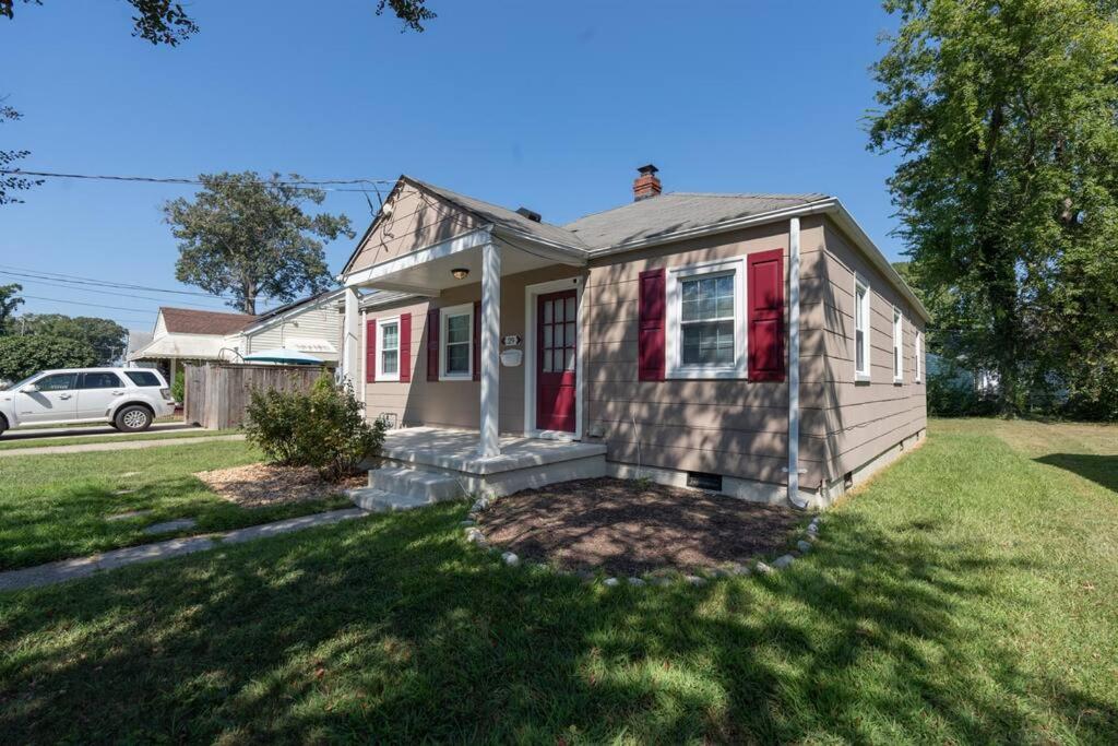 Cozy Family Home in Portsmouth!