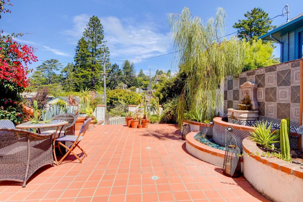 Cozy & Equipped Spanish-Style Casita in Berkeley apts