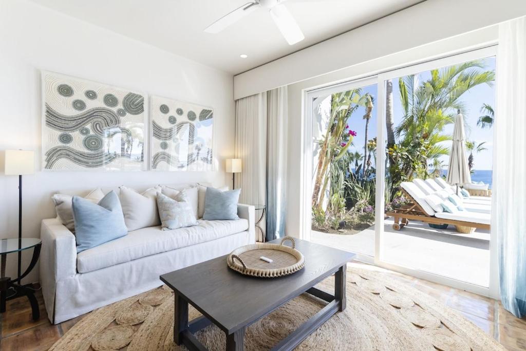 Luxurious 5bd Del Mar Palmilla Villa Staffed and Swimmable Beach - 5