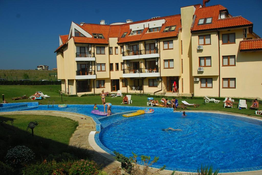 Oasis Beach Apartments Kamchia — Hotel in Varna
