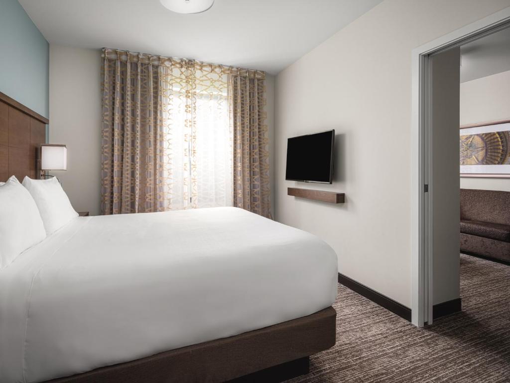 STAYBRIDGE SUITES SEATTLE - SOUTH LAKE UNION photo