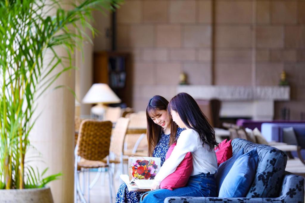 Shared lounge/TV area