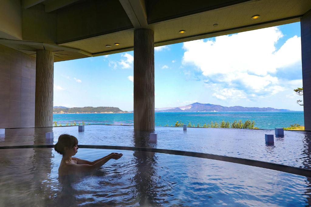 Hot spring bath