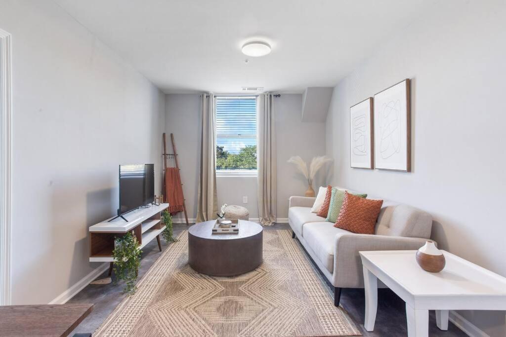 2 Bedroom apartment In Downtown Mobile!