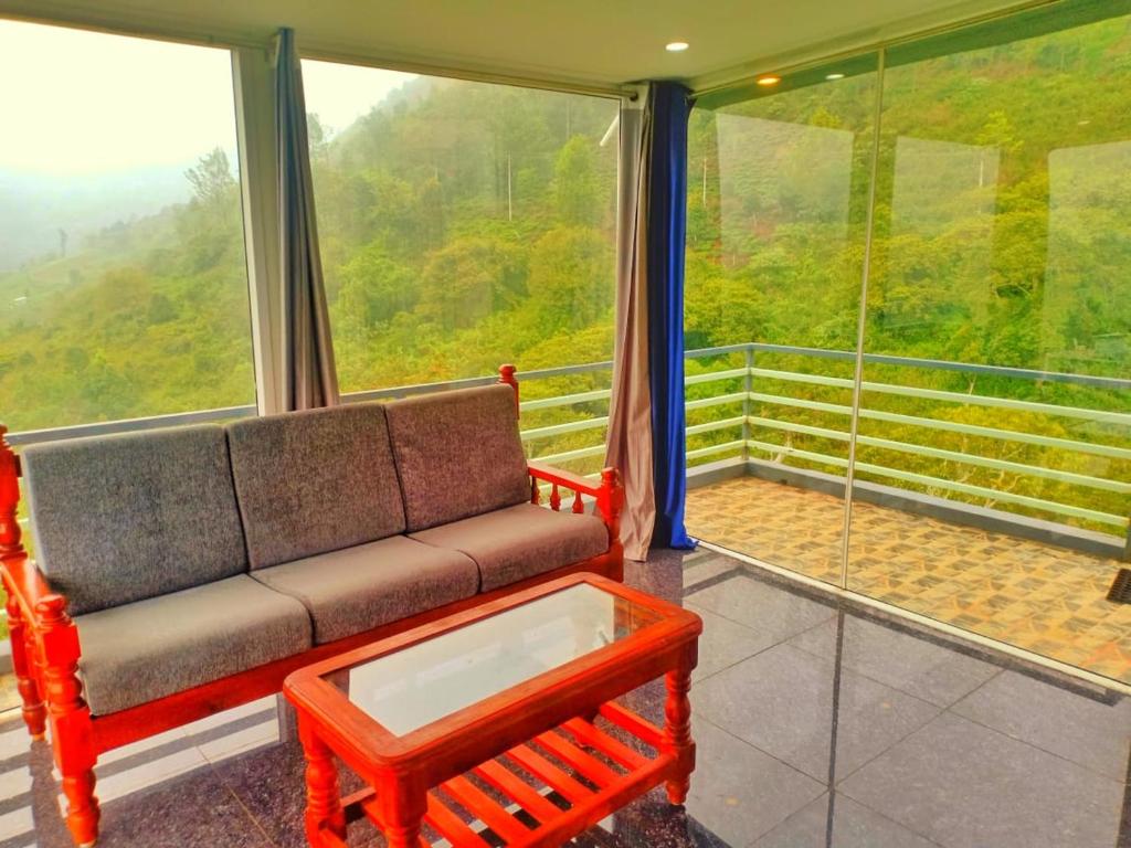 Igloo 360 Glass House