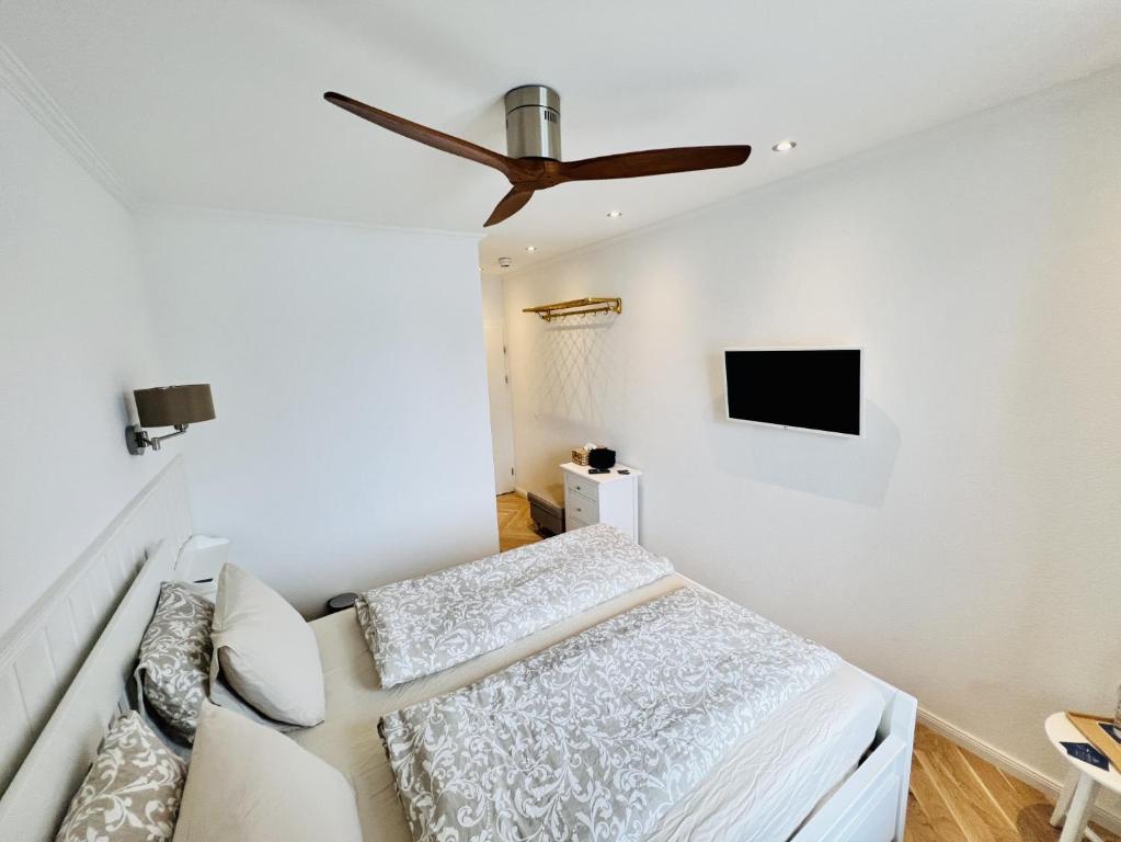 Boutique Hotel Niesenblick - direkt am Thunersee Self Check IN mit digitaler Rezeption photo