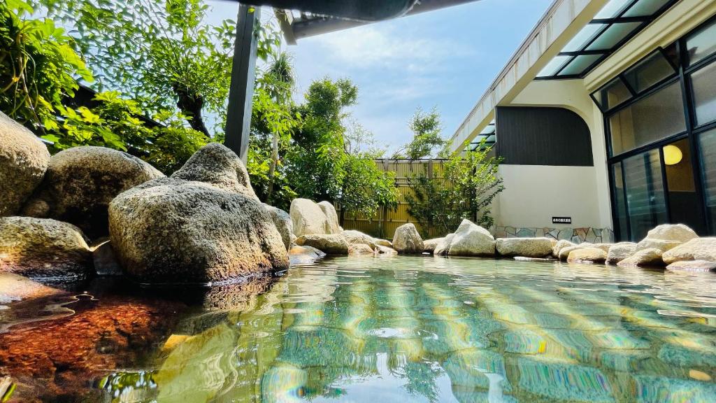 Open air bath