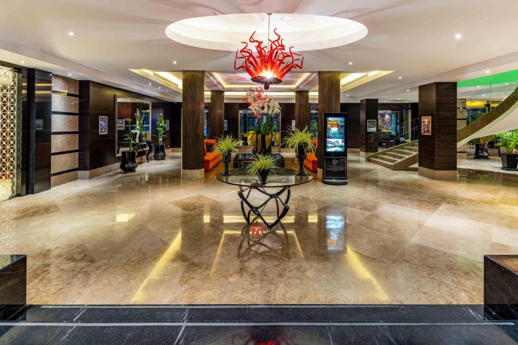 Hotel Celik Palace Convention Center Thermal Spa photo