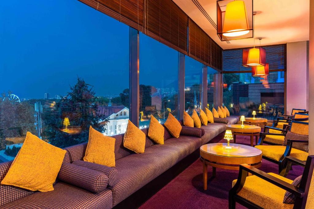 Pub/Lounge