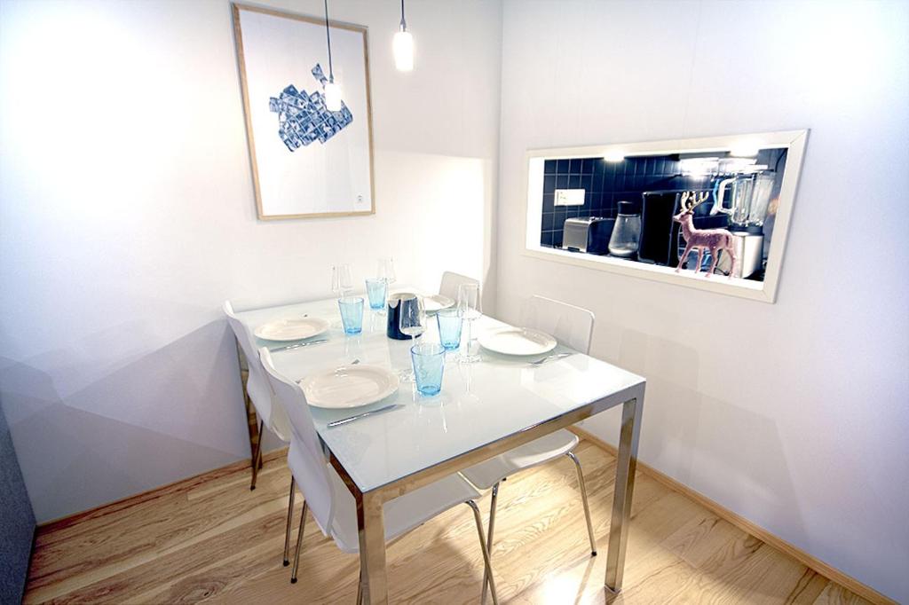 2ndhomes Luxury Kamppi Center Apartment with Sauna and Terrace photo