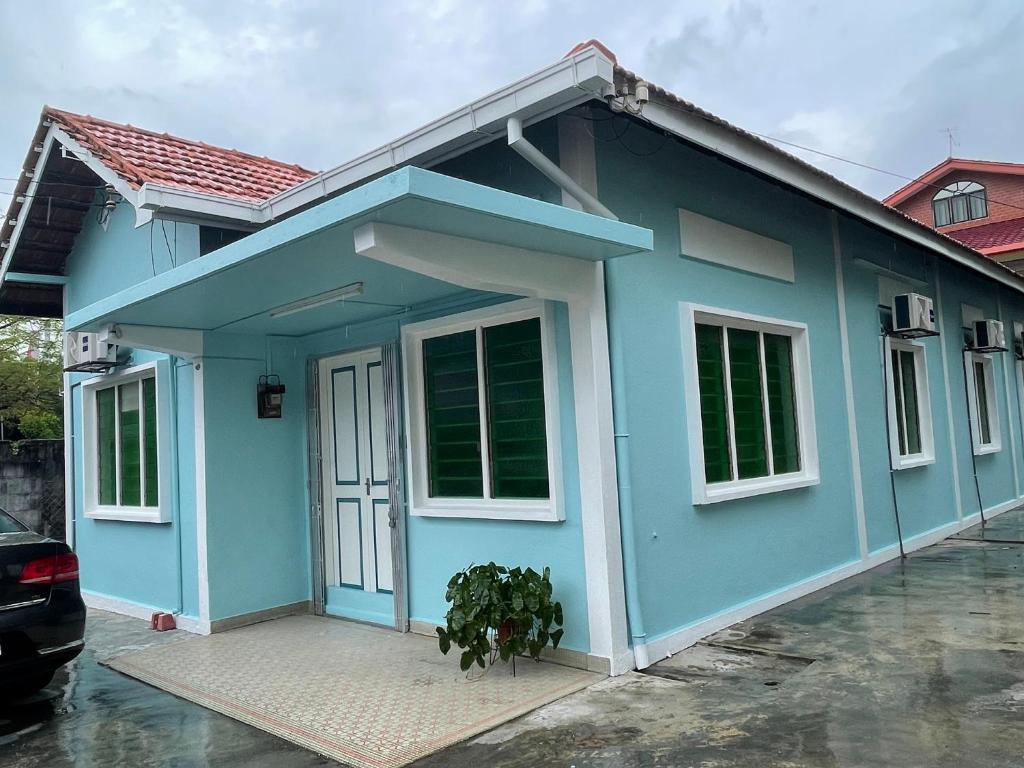 Bungalow House "Feel at Home" Near A Famosa & Jonker Street for 4 to 6 people stay photo
