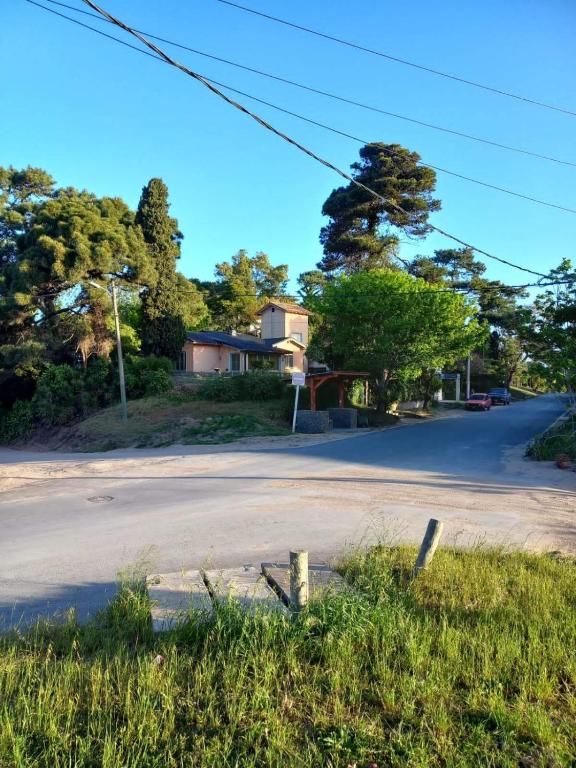 Casa Alpina espaciosa a 2 cuadras del centro de Villa Gesell y a 5 de la playa - 3