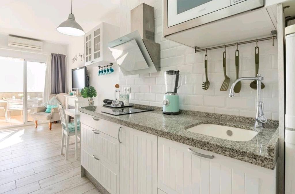 EL ESTUDIO DE LA PLAYA BENALBEACH Holidays Deluxe - 3