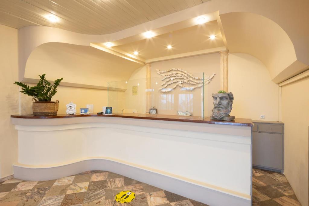 Aurora Beach Hotel photo