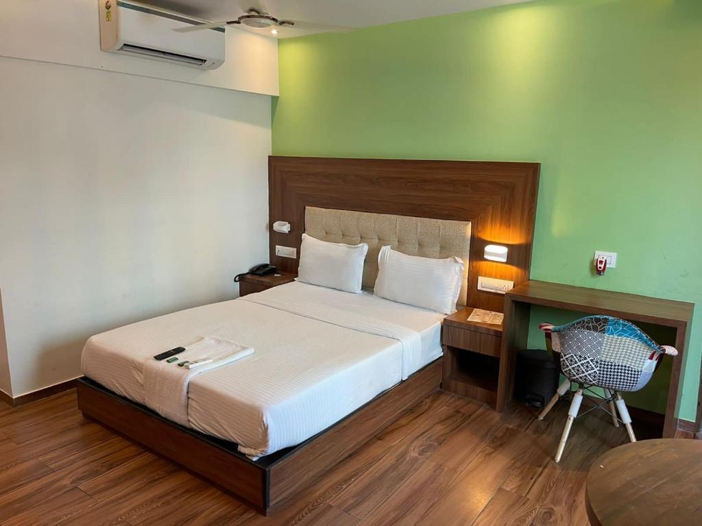 FabHotel Byaris International photo