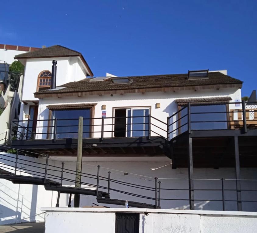 Linda casa con terraza y vista al mar - 4
