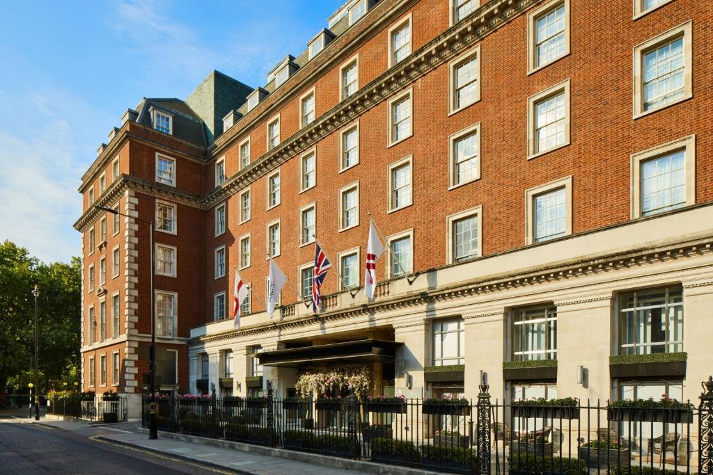 Exterior view, London Marriott Hotel Grosvenor Square in London