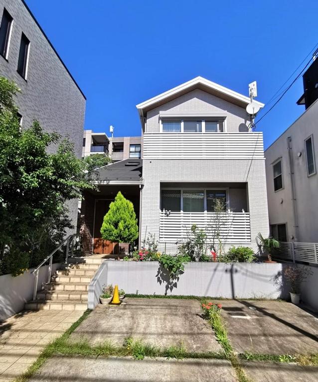 Bell house, Tokio