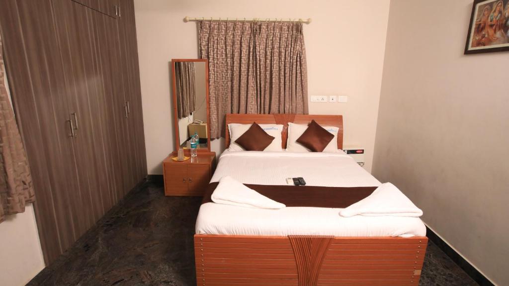 R-hotels Rithikha Inn porur photo