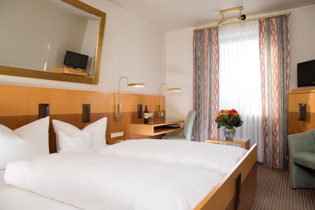 Hotelgasthof Dietmayr — Hotel in Neumarkt i.d. OPf.