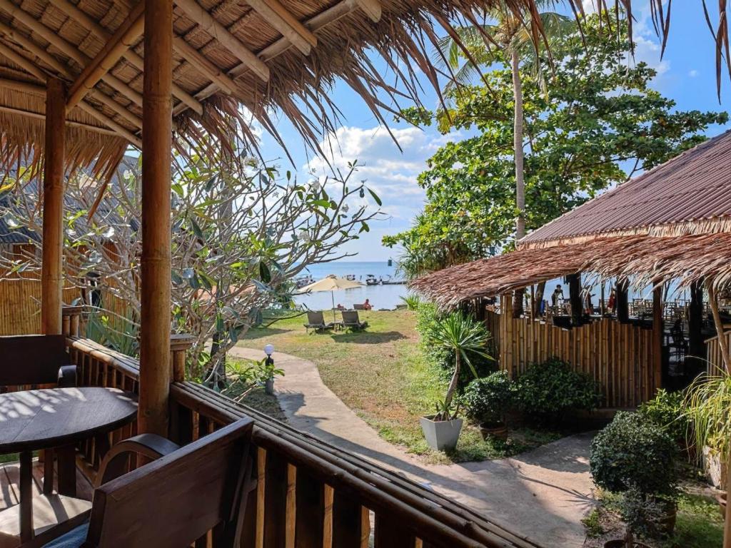 View, Lazy Days Bungalows in Koh Lanta