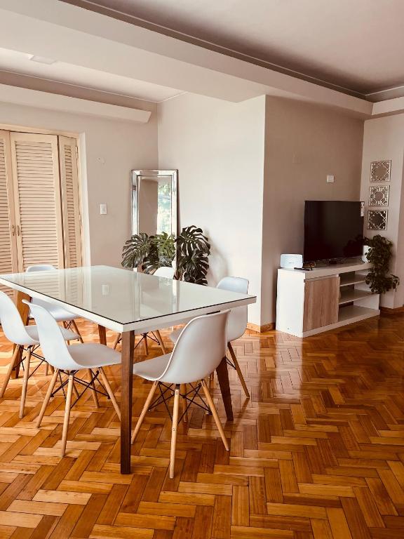 AMPLIO PISO VINTAGE EN ZONA CÉNTRICA DE MENDOZA. - 1