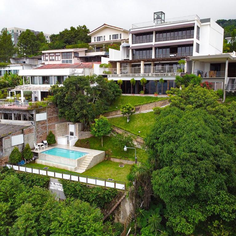 IL VENTO VACATION RENTALS photo