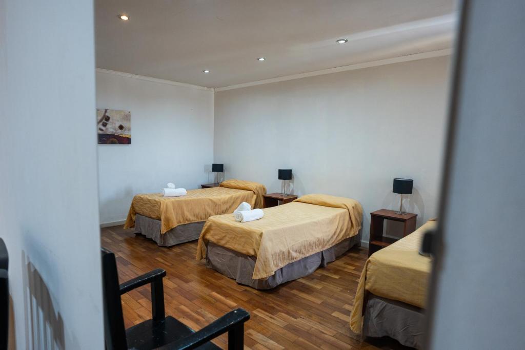 AMERICAN SUITES - 5