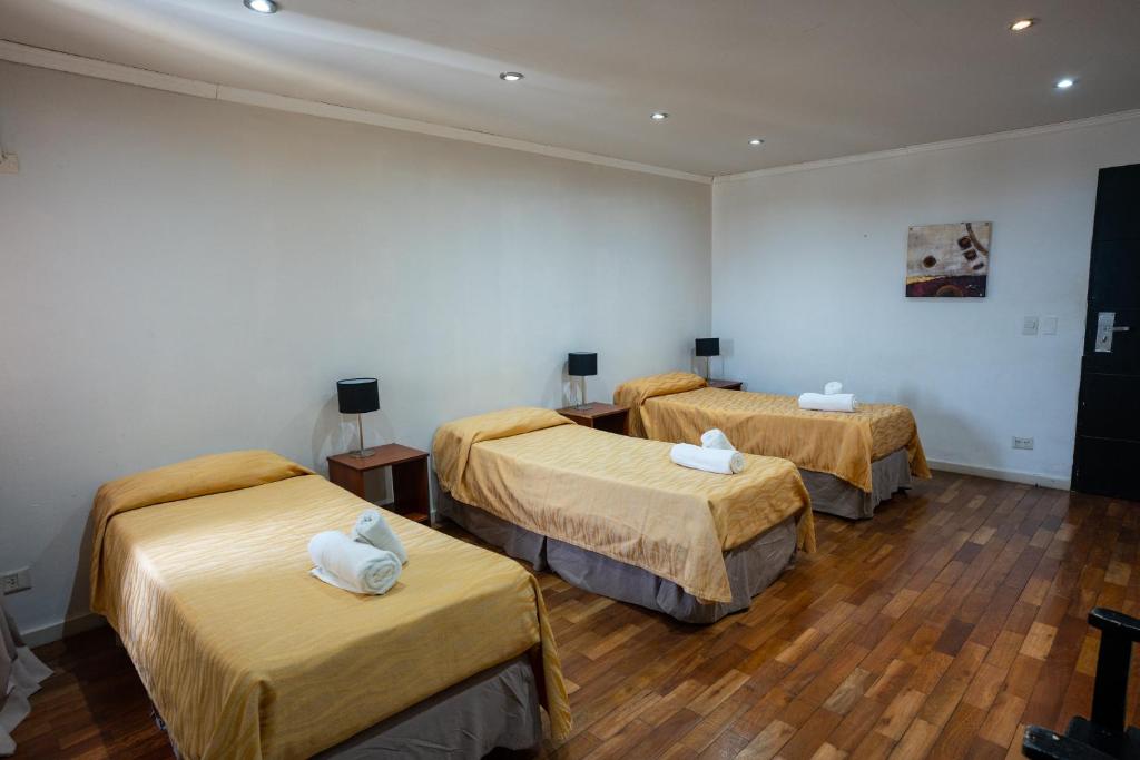 AMERICAN SUITES - 2