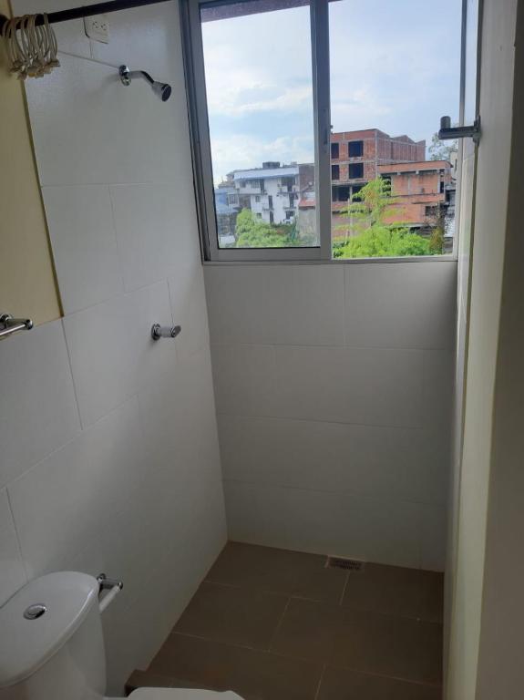 Apartamento de un ambiente, cocina, baño, acogedor, vista a zonas verdes - 3