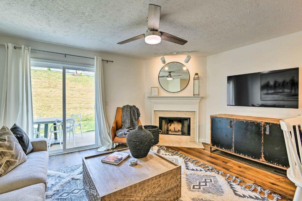 Cozy Nashville Escape with Patio 11 Mi to Dtwn