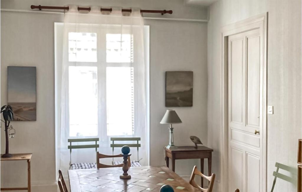 Cozy Apartment In Blois With Wifi - 4