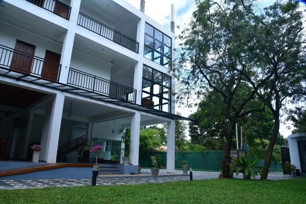 Eden Grand, hotel in Dambulla