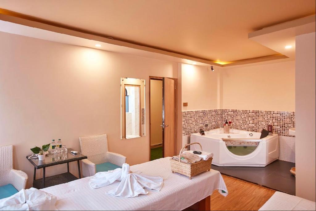 The Samrat Palace - Luxury Hotel in Kathmandu photo