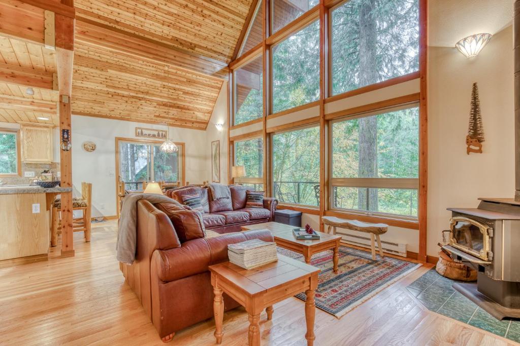 River Lily Retreat, Rhododendron