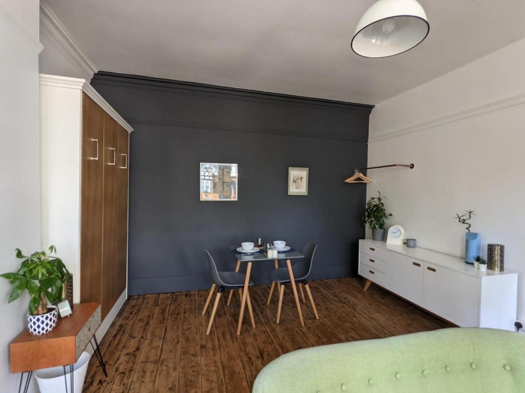 Unique Brighton Apartment & Garden - photo 3