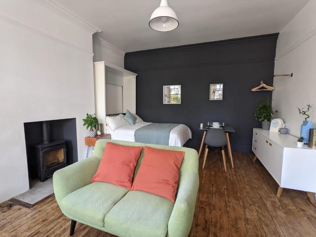 Unique Brighton Apartment & Garden - photo 2