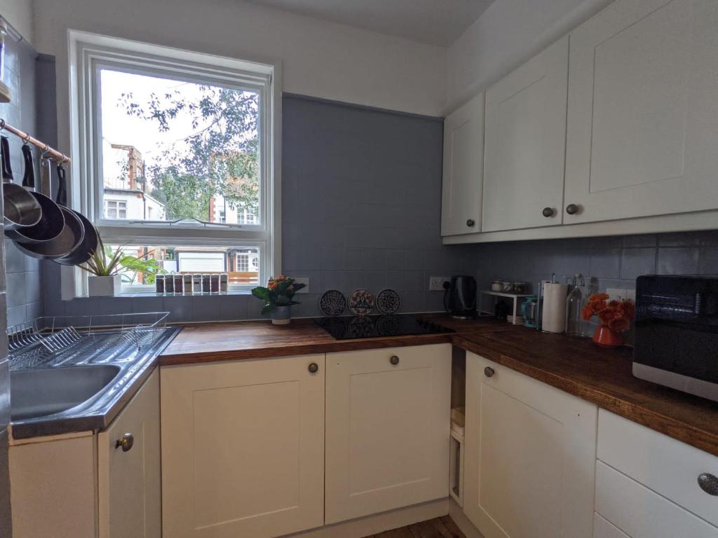 Unique Brighton Apartment & Garden photo 5