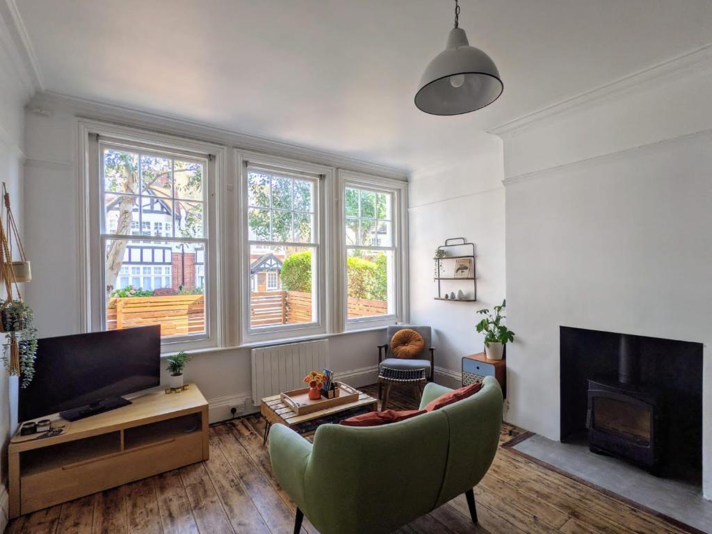 Unique dog-friendly Brighton apartment with garden
