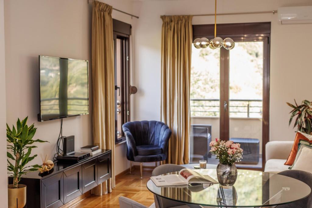 Apartment Poetica Del Mare, Budva, Bečići - 1