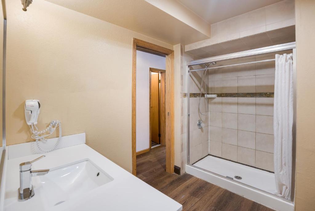Rodeway Inn photo