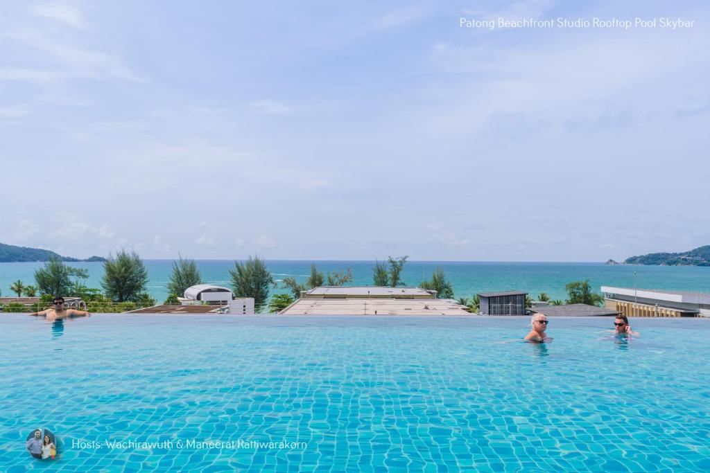 ✪✪✪✪✪ Patong Beachfront Studio Rooftop Pool Skybar — Hotel in Phuket