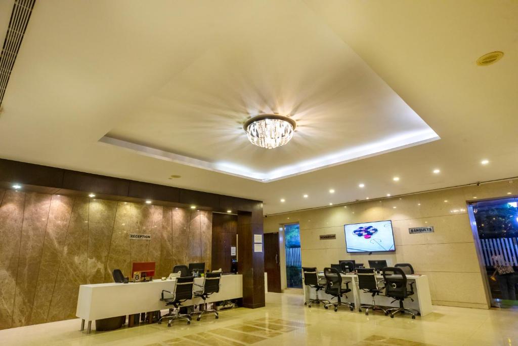 FabHotel Prime The Thane Club