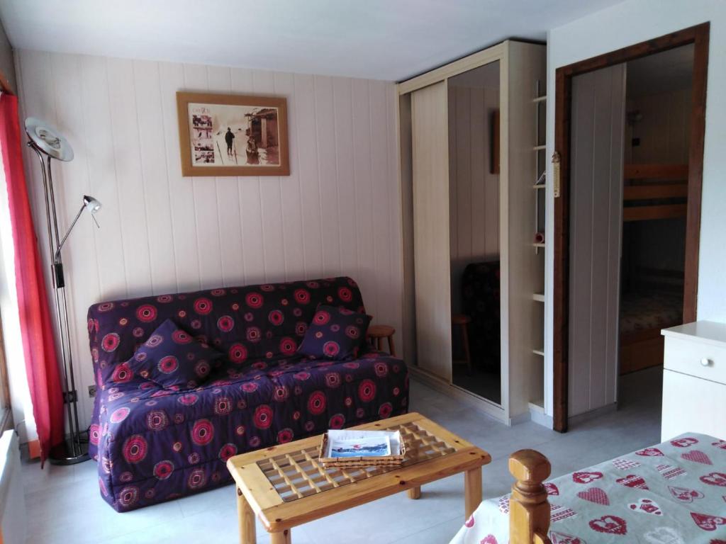 Coquet Studio de 4 personnes aux Carroz - Balcon et Wifi - 4