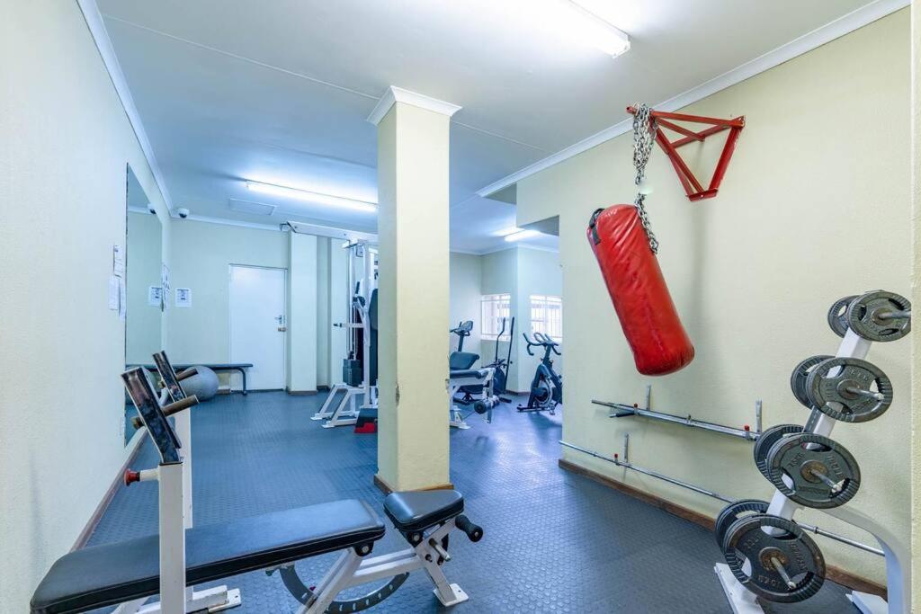 Lovely 2 bedroom unit in the heart of Melville 127 photo