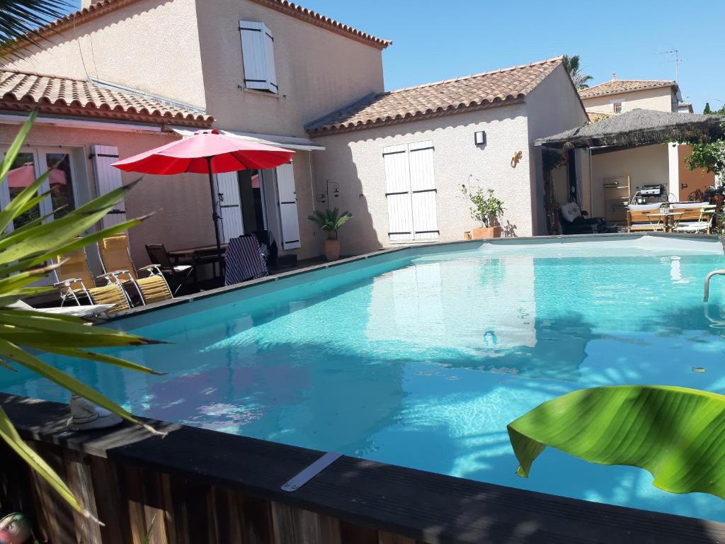 Chambres calmes dans Villa Pérols prêt Parc Expo ARENA 1km Aéroport 3km Gare TGV 4km Plages 5km Carnon Palavas